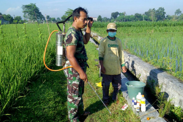 babinsa-bantu-petani-2