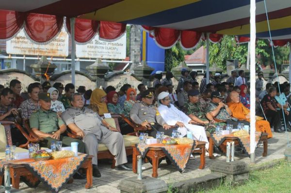 demi-persatuan-kesatuan-nkri-pemda-cilacap-gelar-apel-besar-kebhinekaan-8