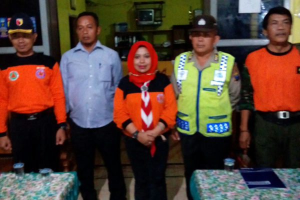 dandim-0802-tinjau-pengungsi-1
