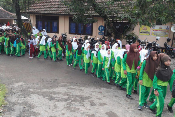jalan-santai-di-widodaren-1