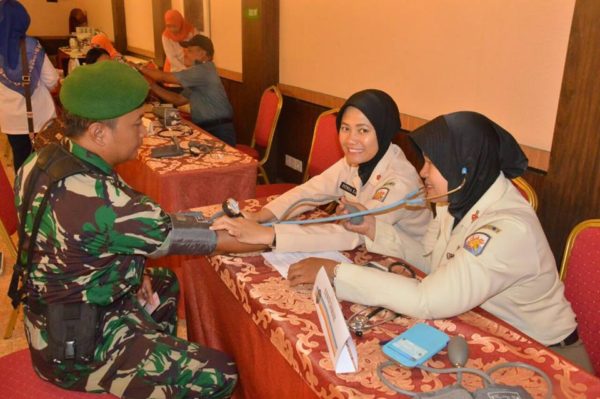 peringatan-hut-ke-71-armada-ri-kodim-cilacap-ikuti-donor-darah-3