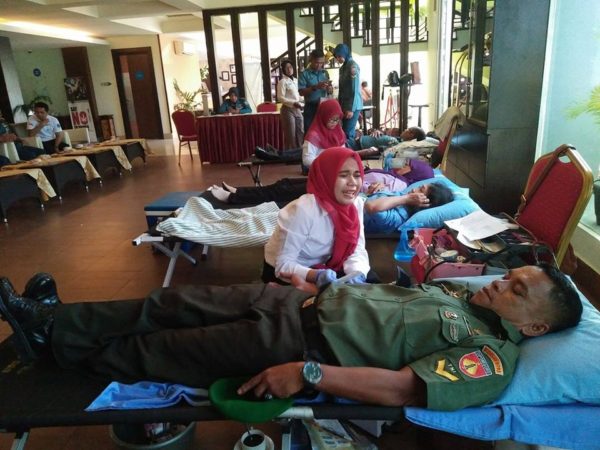 peringatan-hut-ke-71-armada-ri-kodim-cilacap-ikuti-donor-darah-4