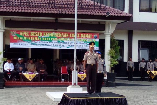 pasiter-kodim-0806trenggalek-hadiri-apel-besar-kebhinekaan-cinta-damai-2