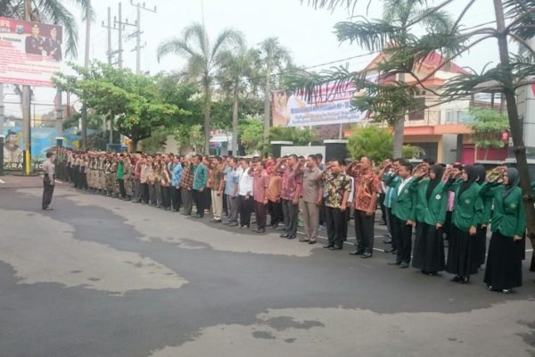 pasiter-kodim-0806trenggalek-hadiri-apel-besar-kebhinekaan-cinta-damai-3