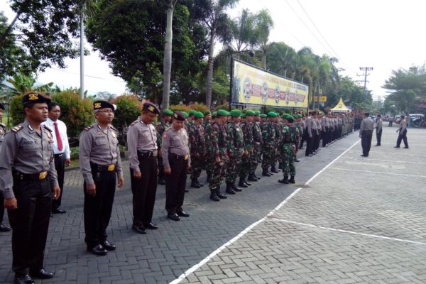 pasiter-kodim-0806trenggalek-hadiri-apel-besar-kebhinekaan-cinta-damai-4