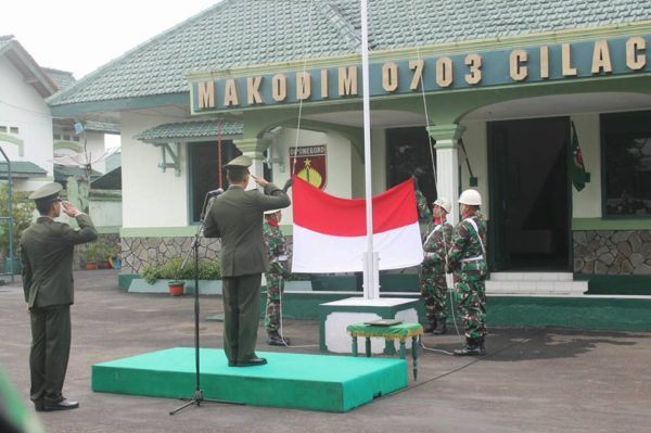 upacara-peringatan-hari-pahlawan-ke-71-kodim-0703-1