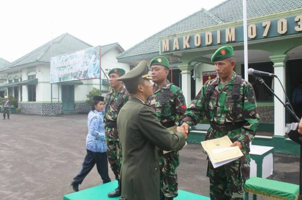 upacara-peringatan-hari-pahlawan-ke-71-kodim-0703-5