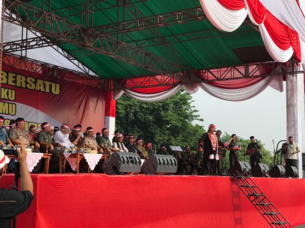 5-kodim-0830-dan-masyarakat-ikuti-parade-apel-nusantara-bersatu-7
