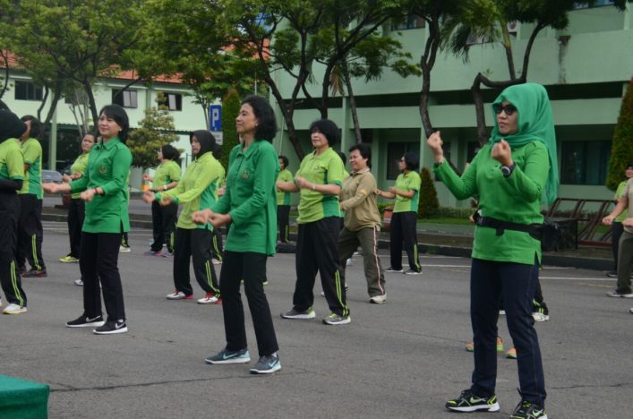 b-119-hut-ke-55-kowad-kodam-v-brawijaya-gelar-olahraga-bersama-6