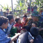 86.Satgas Yonkes 2 Kostrad Adakan Terapi Trauma Healing Pada Anak-Anak Korban Gempa di Desa Genggengan, Lombok Utara (2)