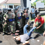 151118 Pangkalan TNI AL Denpasar di Demo Oleh Ratusan Nelayan -3