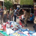 21 JAGA NETRALITAS TNI AL DALAM PEMILU 2019, GABUNGAN POMAL DAN DENINTEL KOARMADA II TERTIBKAN APK DI PERUMAHAN WONOSARI.1