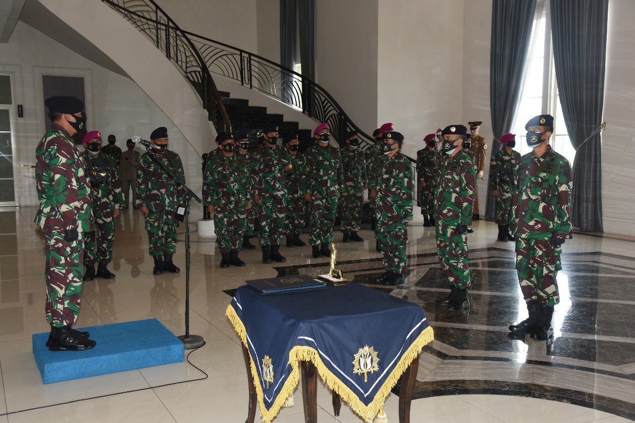 Gubernur AAL Pimpin Sertijab Kadepiptek dan Kadeplek Portal Berita Militer Indonesia